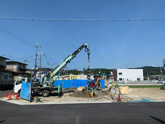 【香芝市】引き続き地盤補強工事を進めます