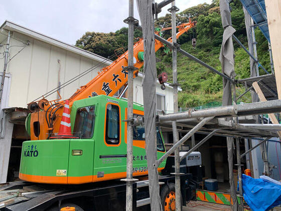 【海南市】クレーンが入りました