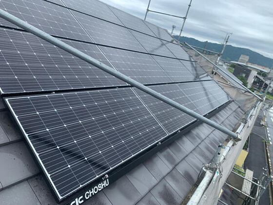 【田原本町】太陽光発電パネルが載りました