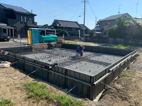 【香芝市】基礎の鉄筋を組み進めています