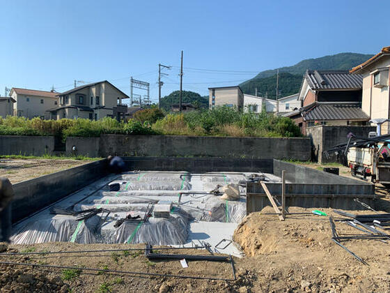 【香芝市】基礎の鉄筋を組んでいます