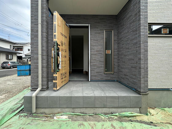 【奈良市】玄関タイルの施工が完了しました