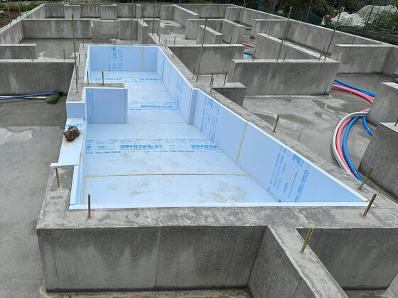 【河合町】玄関の基礎断熱部に断熱材を施工しました