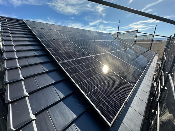 【河合町】太陽光発電パネルが載りました