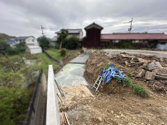 【香芝市】二上山第5期 3つ目の擁壁の施工に入っています