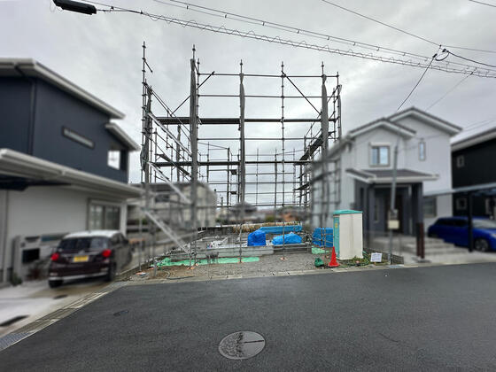【香芝市】先行足場を組みました