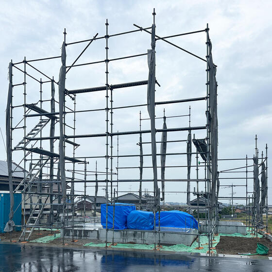 【香芝市】先行足場を設置しました