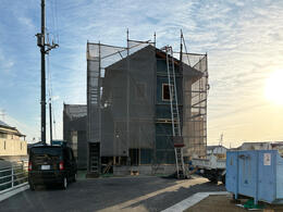 【香芝市】陶器瓦を施工しています