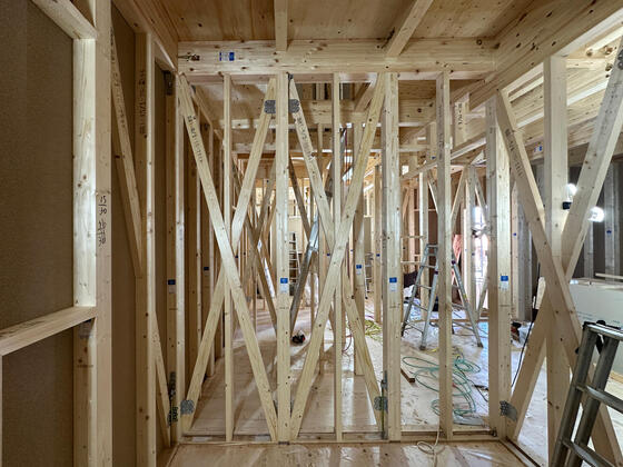 【奈良市】建築金物を施工しています