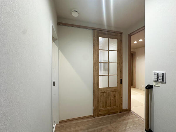 hall1.jpg
