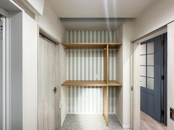 大容量パントリーとアイロンカウンターのある家事ラクのお家