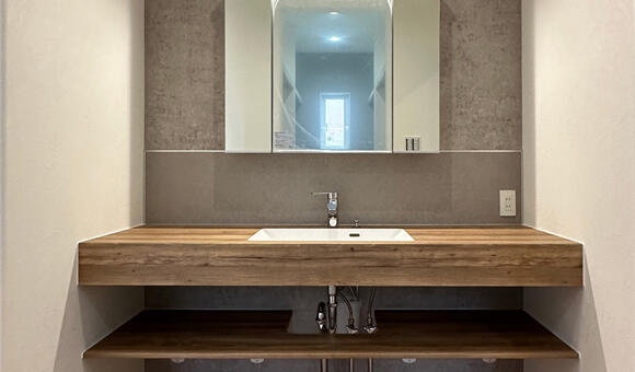 性能とコスパを考えて高栄ハウジングに決めました。